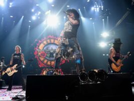 Guns-Roses-Photo-Kevin-Mazur-Getty-Live-Nation402000x1500