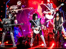 Kiss-live-2022402000x1500