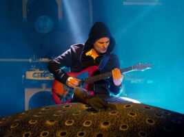 Matt-Bellamy-Muse-Will-of-the-People-Tour402000x1500