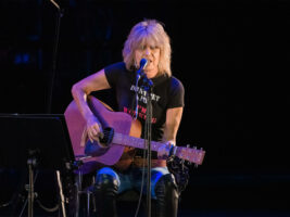 chrissie-hynde402000x1500