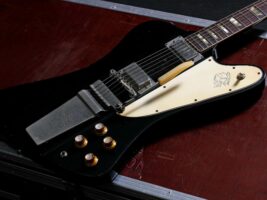 chuck-berry-1972-gibson-firebird402000x1500