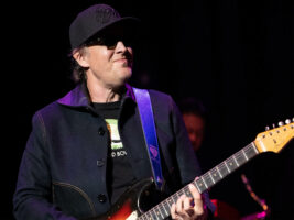 joe-bonamassa402000x1500