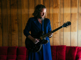 Jim-James-Epiphone-Signature-ES335402000x1500