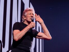 Roger-Waters402000x1500
