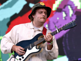 mac-demarco402000x1500