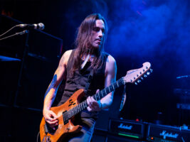 nuno-bettencourt402000x1500