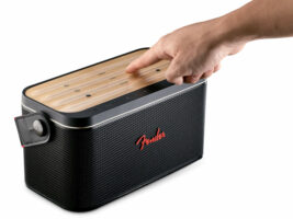 the-riff-fender402000x1500