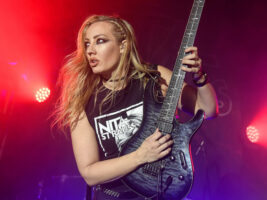 Nita-Strauss402000x1500