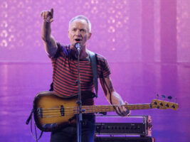 Sting402000x1500