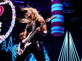 nita-strauss-402000x1500