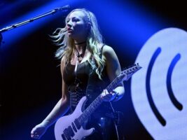 nita-strauss-getty-2022402000x1500
