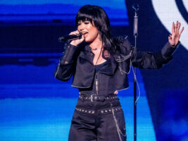 Demi-Lovato402000x1500