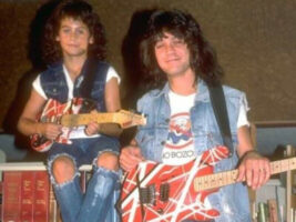 Eddie-Van-Halen-Frankenstrat402000x1500
