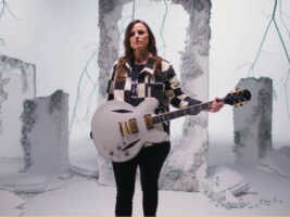 Epiphone-Emily-Wolfe-Guitar402000x1500
