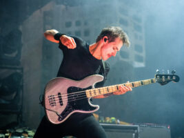 Fender-Mikey-Way-Signature-Jazz-Bass402000x1500