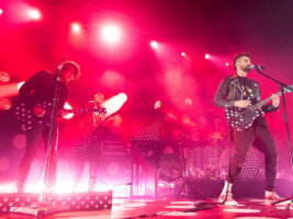 Kasabian402000x1500