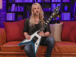 Richie-Faulkner-Gibson-Flying-V402000x1500