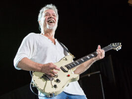 Eddie-Van-Halen402000x1500