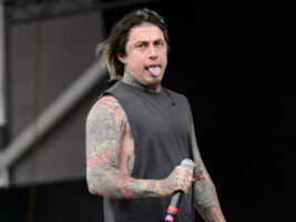 Falling-In-Reverse-Ronnie-Radke402000x1500