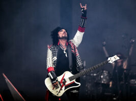 Motley-Crue-Nikki-Sixx402000x1500