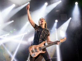 Nuno-Bettencourt402000x1500