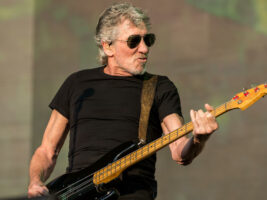 Roger-Waters402000x1500