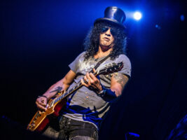 Slash402000x1500