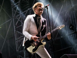 The-Hives402000x1500-1
