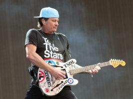 Tom-Delonge402000x1500