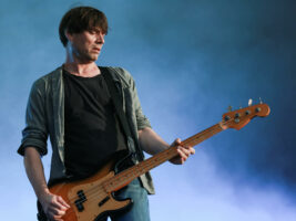 alex-james-blur402000x1500
