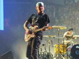 Tom-DeLonge-2402000x1500