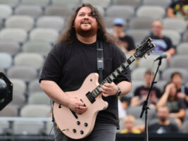 Wolfgang-Van-Halen-4402000x1500