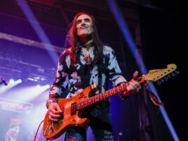 Nuno-Bettencourt402000x1500