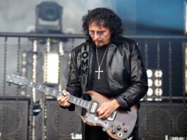 Tony-Iommi402000x1500
