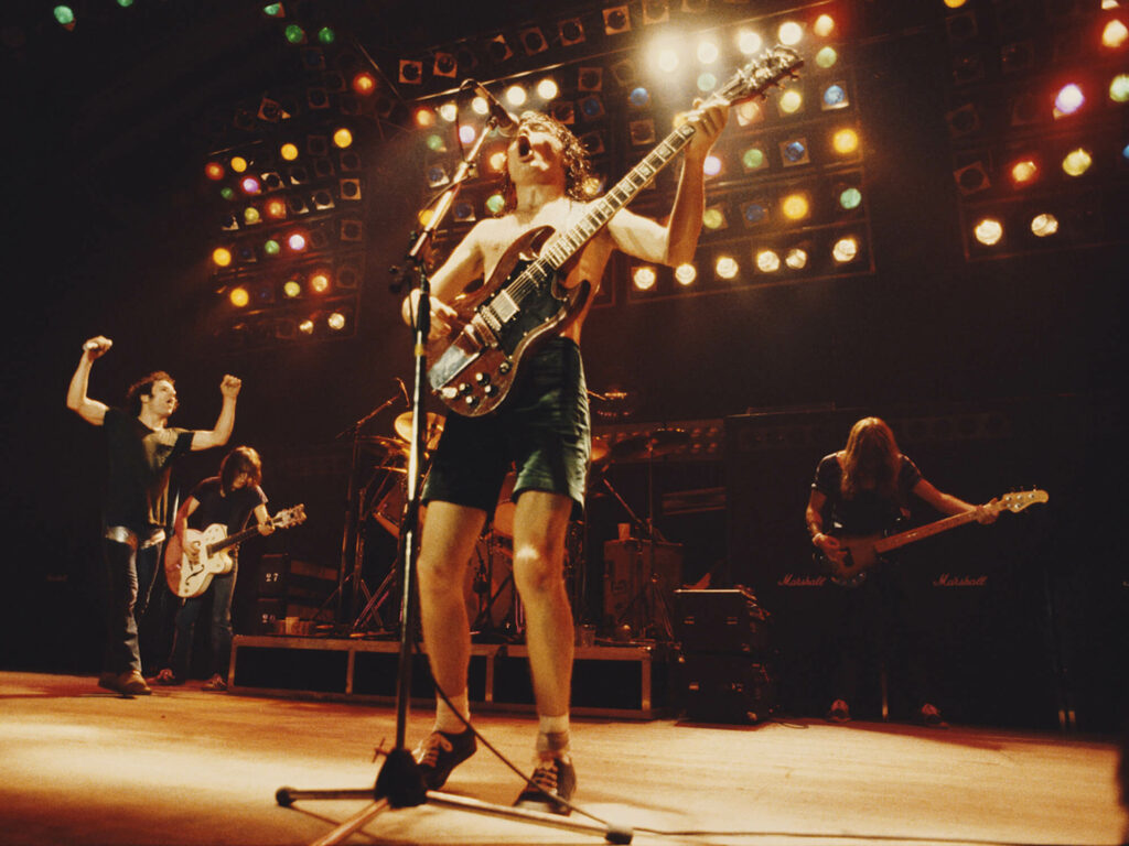 The Gear Used By Angus Young and Malcolm Young on AC/DC’s Back In Black ...