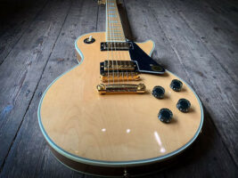 Les-Paul402000x1500