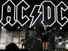 ac-dc-powertrip-fest402000x1500