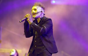 corey-taylor-carlos-castro