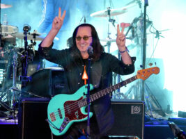 geddy-lee402000x1500