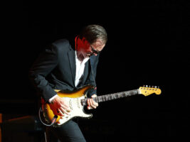 joe-bonamassa402000x1500-2