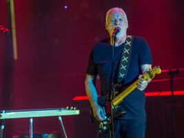 David-Gilmour402000x1500