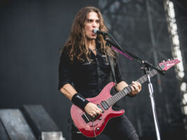 Kiko-Loureiro402000x1500