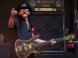 Lemmy-Live402000x1500