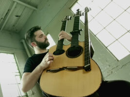 Luca-Stricagnoli-three-neck-guitar402000x1500
