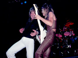 Ozzy-Osbourne-Randy-Rhoads402000x1500