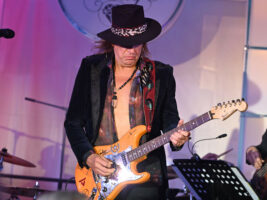 Richie-Sambora402000x1500