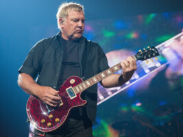Rush-Alex-Lifeson402000x1500