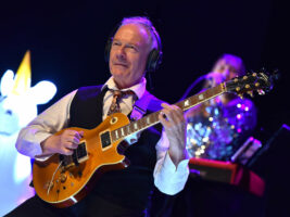 robert-fripp402000x1500