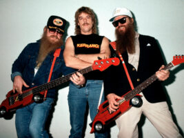 zz-top-car-guitars402000x1500
