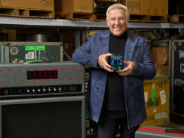 Alex-Lifeson-Lerxst402000x1500